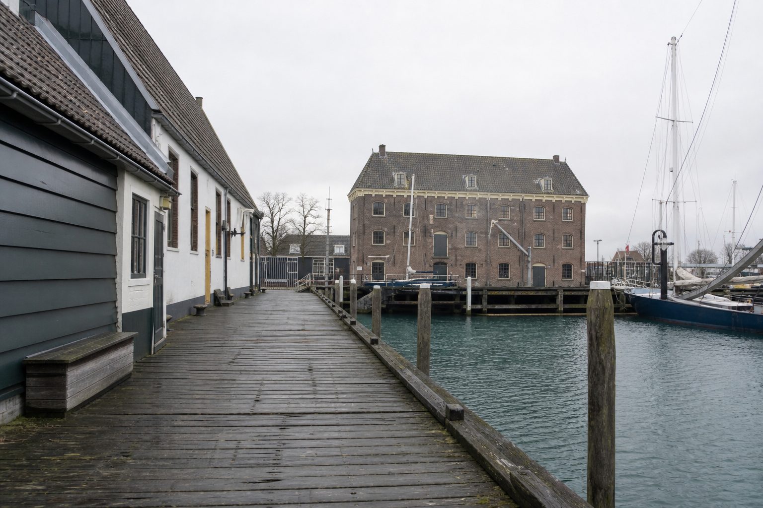 Steiger langs de loods in Enkhuizen